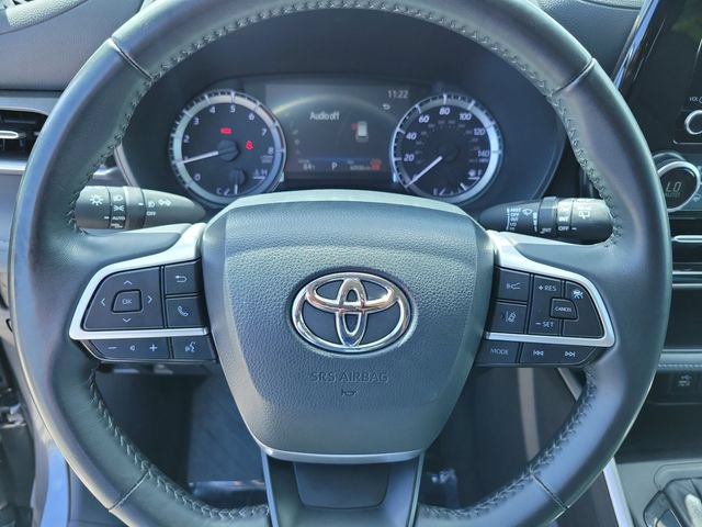Used 2024 Toyota Highlander LE FWD image 23