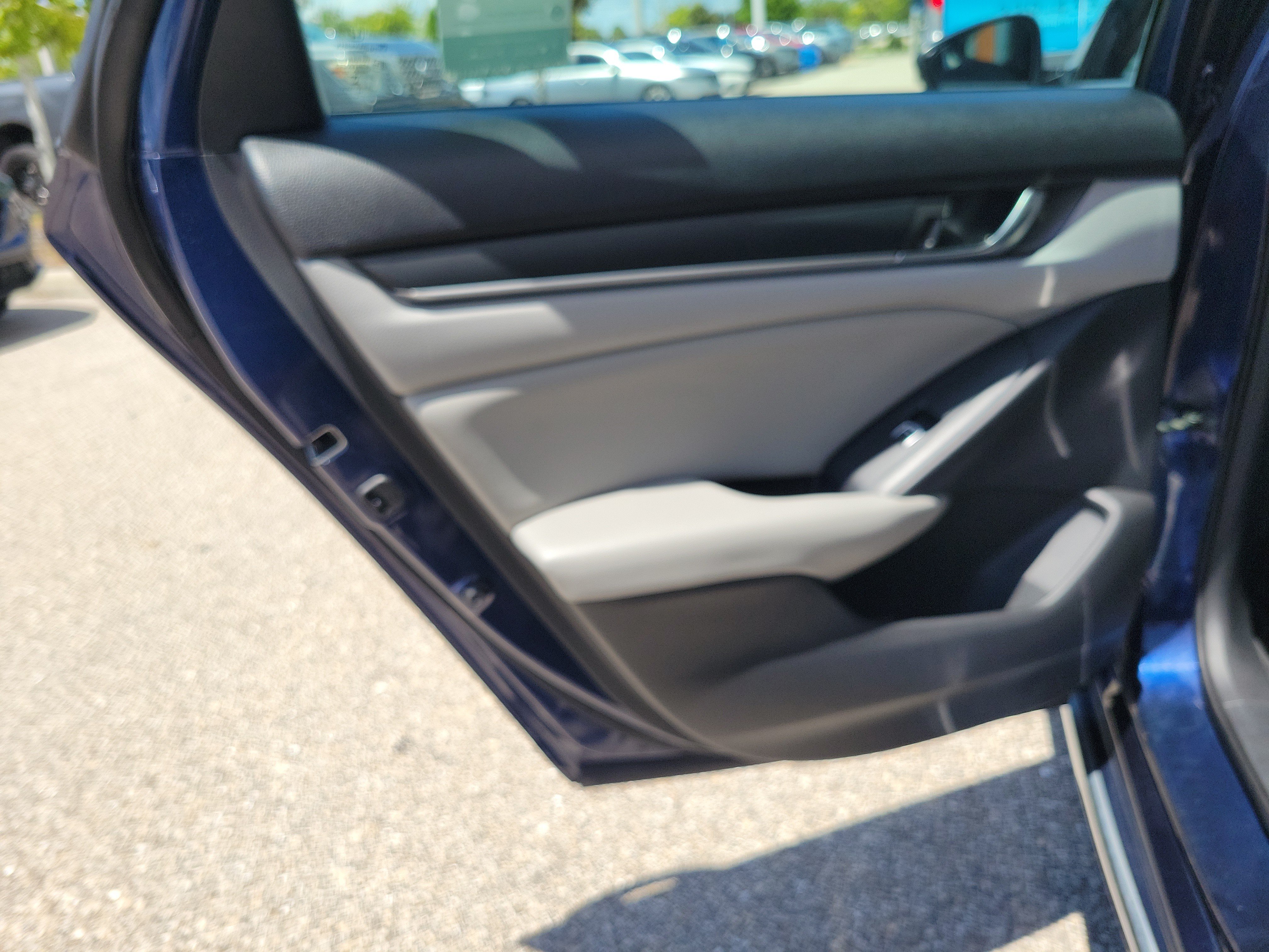 Used 2020 Honda Accord EX image 13