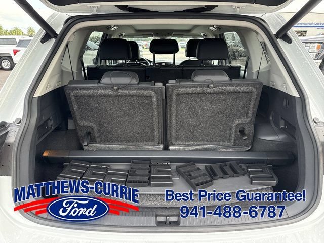Used 2020 Volkswagen Tiguan SEL FWD image 12