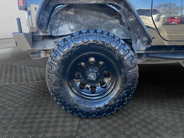 Used 2012 Jeep Wrangler Rubicon w/ Dual Top Group image 29