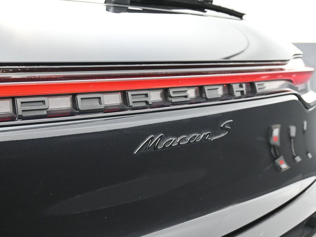 Certified 2023 Porsche Macan S image 14