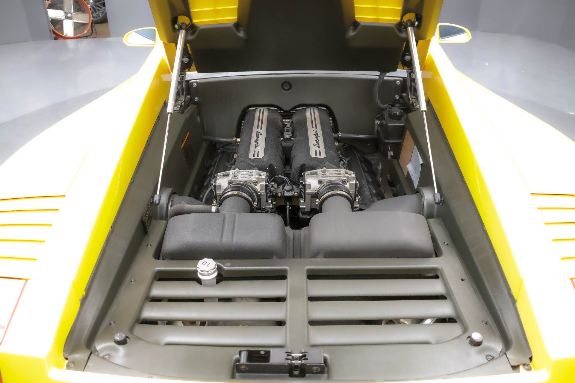 Used 2004 Lamborghini Gallardo AWD/4WD image 16
