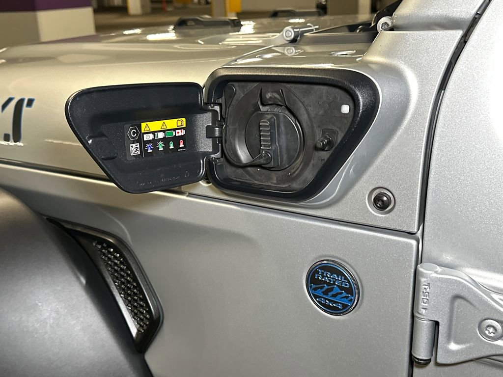 Used 2024 Jeep Wrangler Unlimited image 15