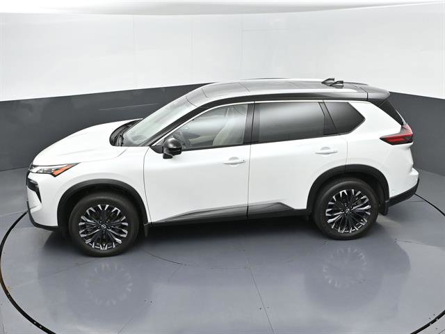 Used 2025 Nissan Rogue SL w/ Tech Package AWD/4WD image 41