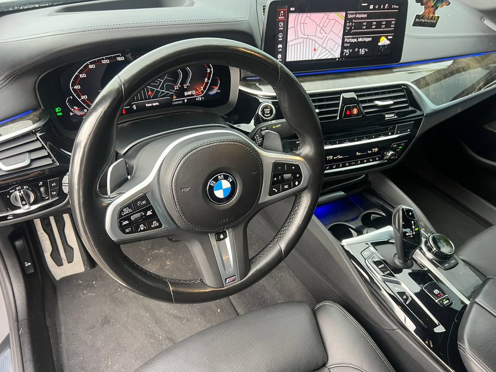 Used 2022 BMW M550i xDrive w/ Executive Package AWD/4WD image 16