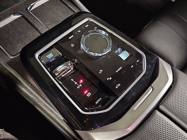 Certified 2024 BMW i7 xDrive60 w/ Executive Package AWD/4WD image 11