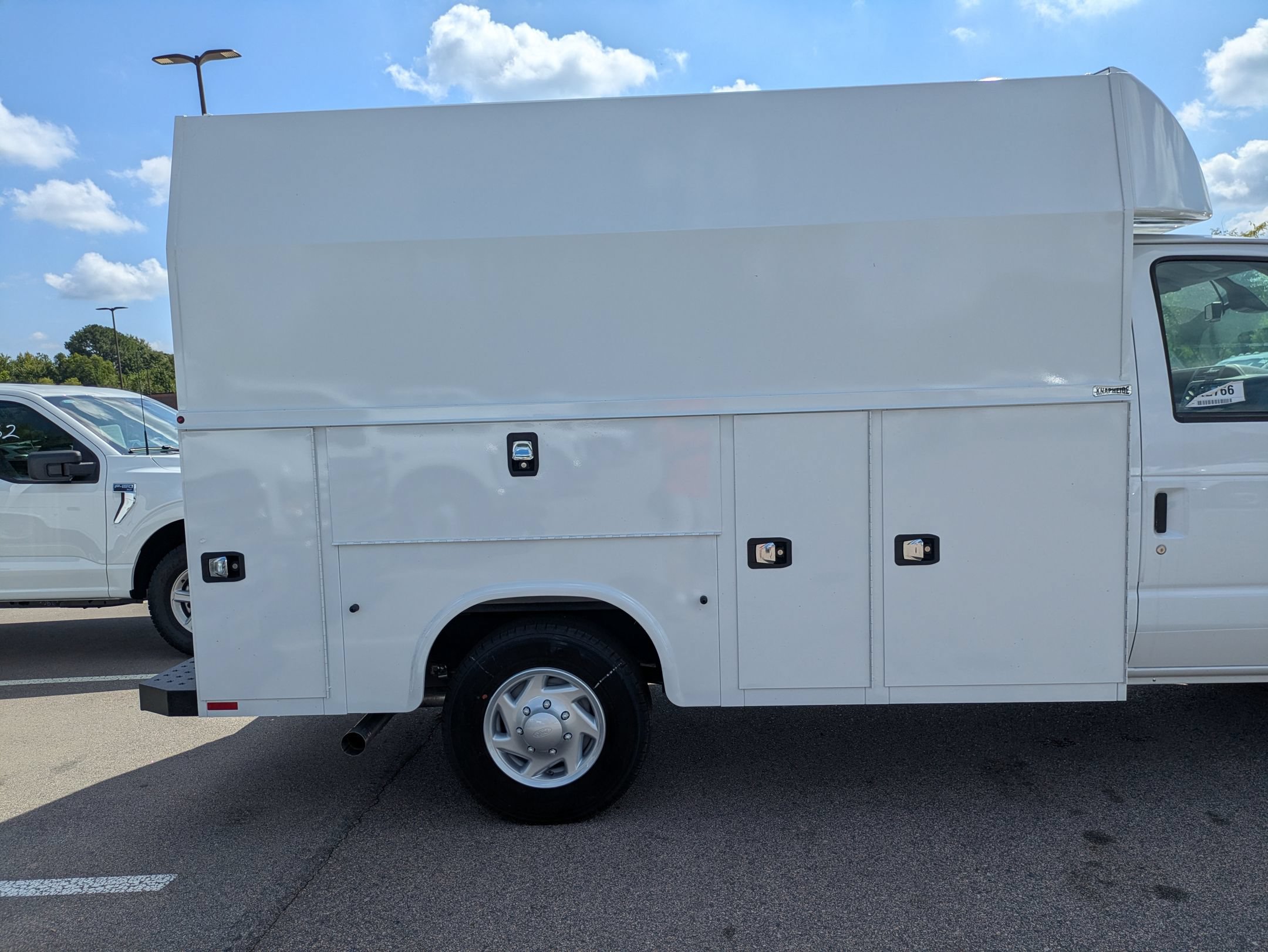 New 2027 Ford E-350 and Econoline 350 Super Duty w/ Power Equipment Group RWD image 28
