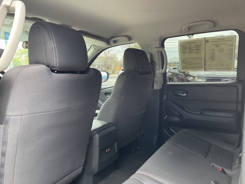 Used 2023 Nissan Frontier SV image 39