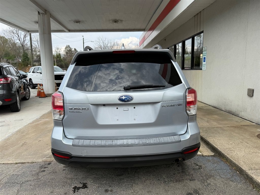 Used 2018 Subaru Forester 2.5i Premium AWD/4WD image 13