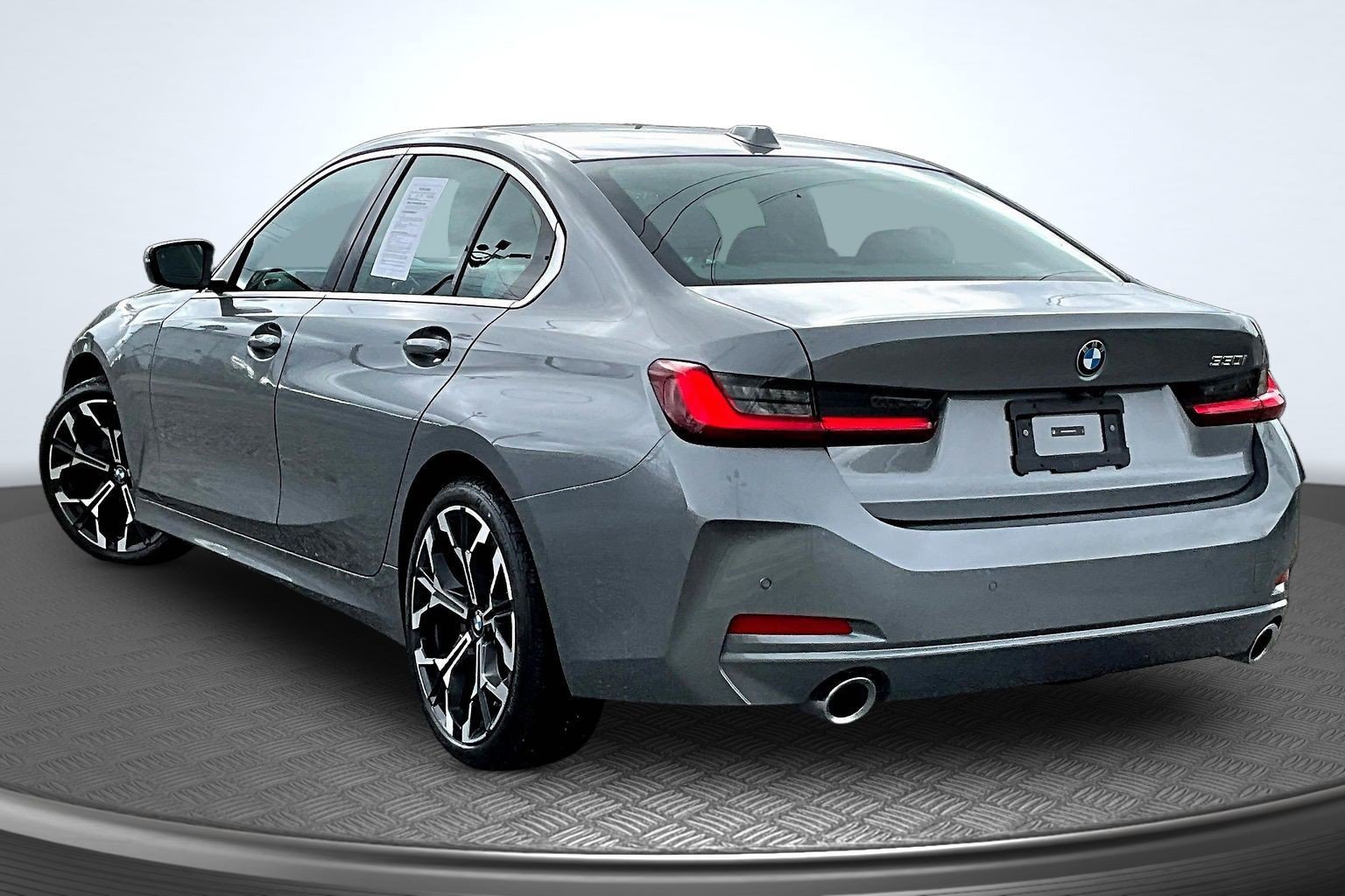 Used 2026 BMW 330i Sedan RWD image 3