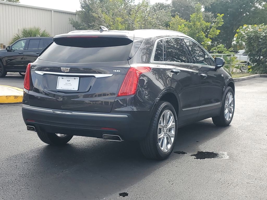 Used 2017 Cadillac XT5 Luxury w/ Driver Awareness Package image 5