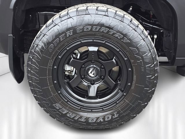 Used 2025 Toyota Land Cruiser image 11