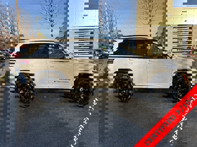 Certified 2024 Jeep Grand Cherokee Altitude image 9