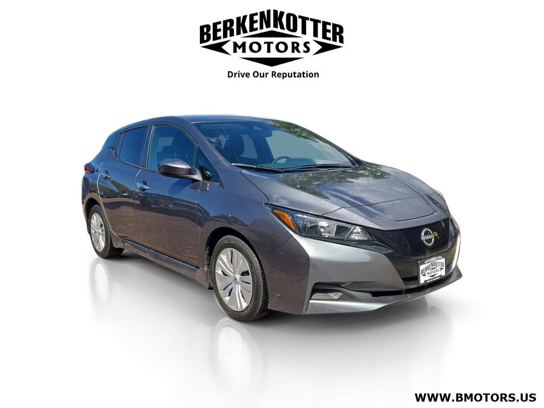 Used 2025 Nissan Leaf S FWD image 1