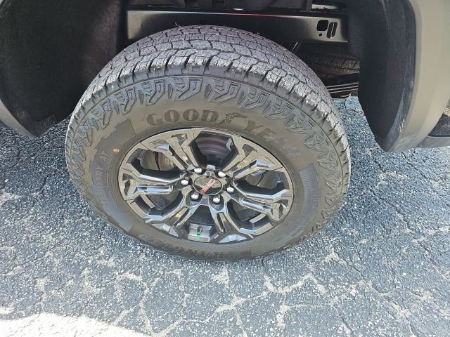 New 2025 GMC Canyon Elevation w/ Convenience Package image 29