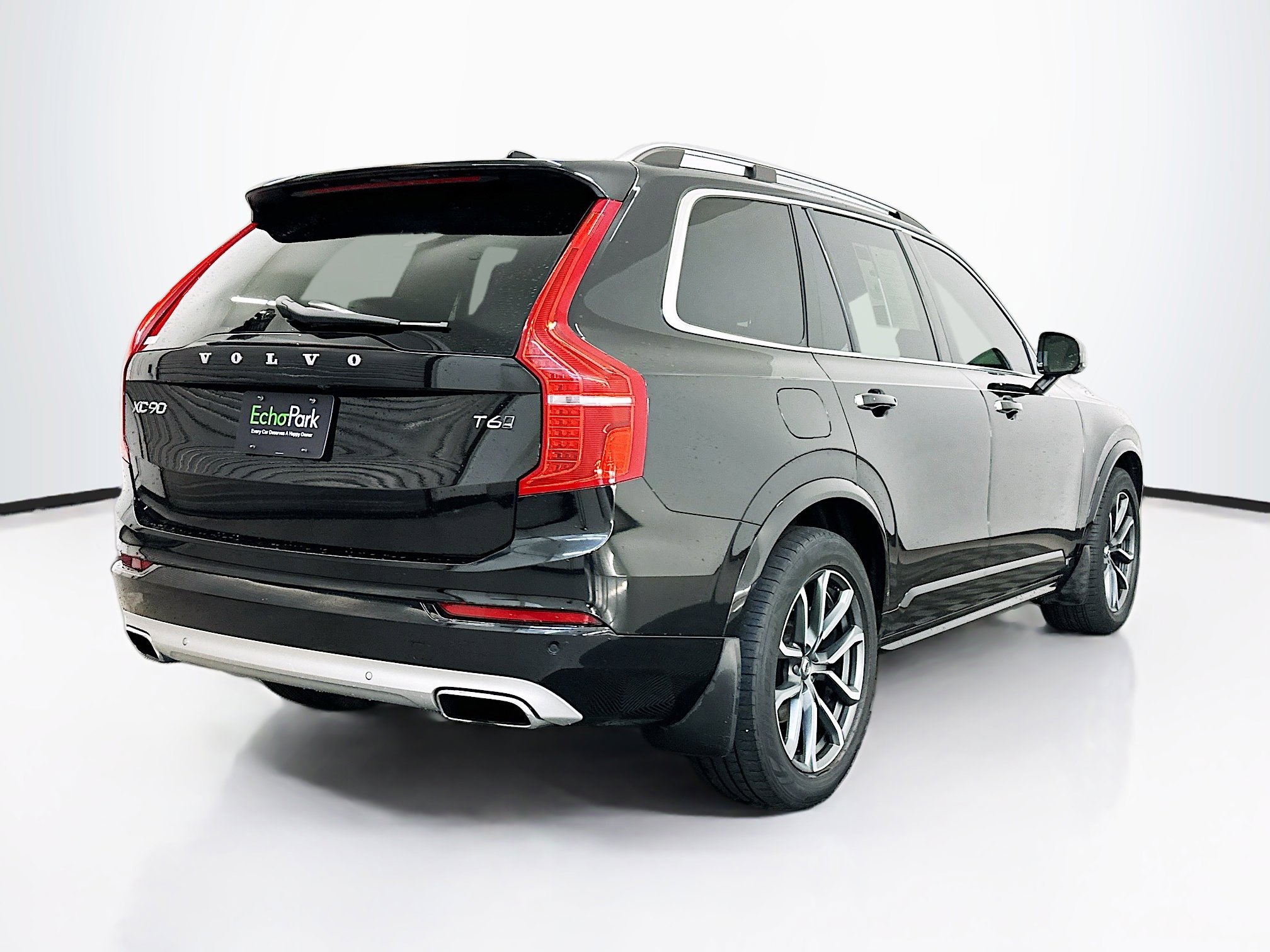Used 2016 Volvo XC90 T6 Momentum w/ Momentum Plus Package AWD/4WD image 9