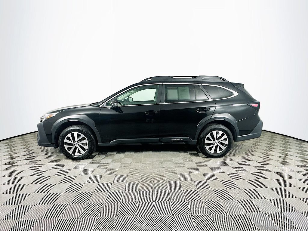 Used 2025 Subaru Outback Premium AWD/4WD image 6