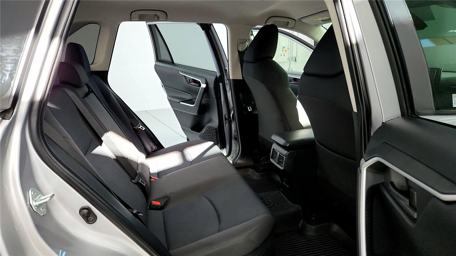 Certified 2022 Toyota RAV4 LE image 30