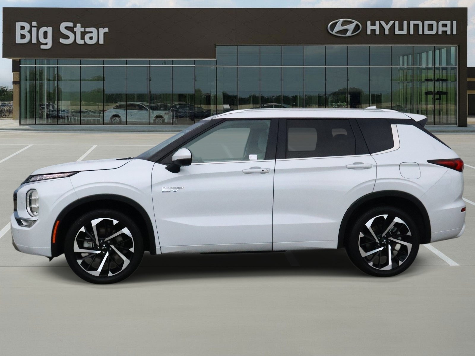 Used 2025 Mitsubishi Outlander SEL AWD/4WD image 2