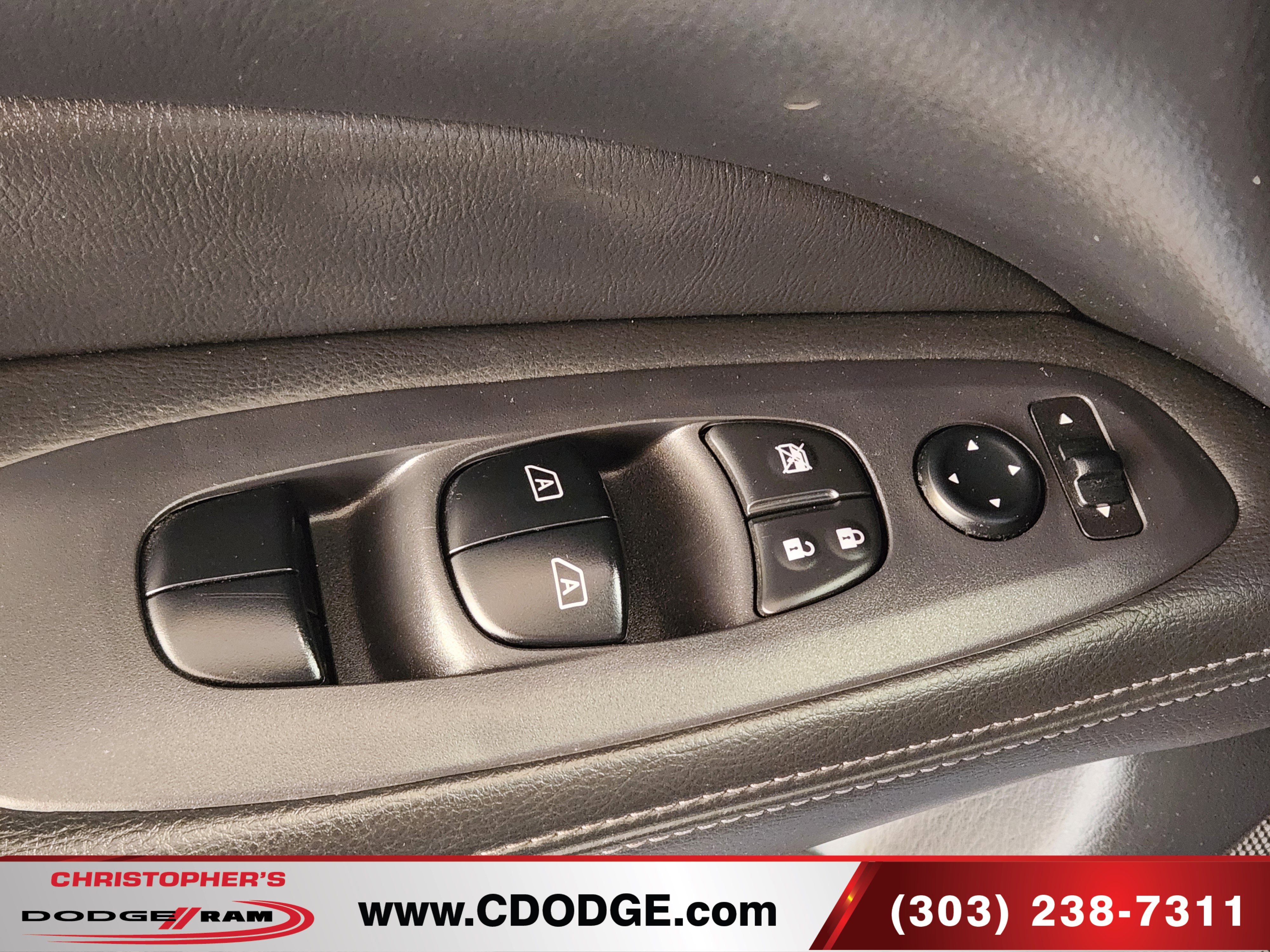 Used 2018 Nissan Pathfinder Platinum image 17