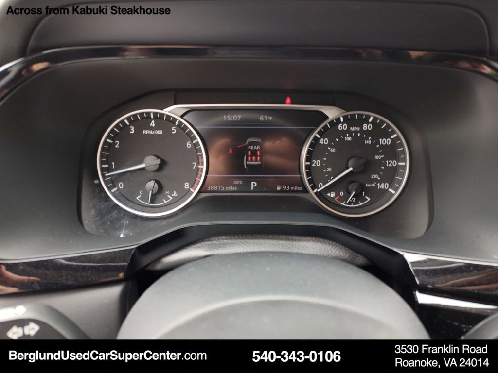 Used 2024 Nissan Pathfinder SV w/ SV Premium Package AWD/4WD image 28