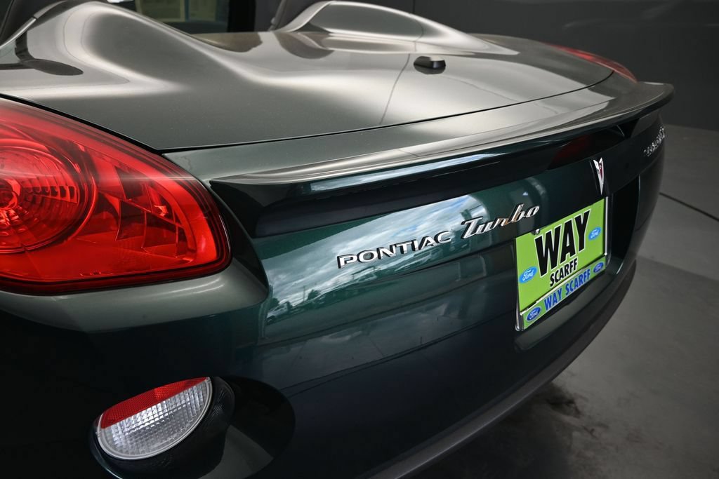 Used 2007 Pontiac Solstice GXP w/ Premium Package RWD image 25