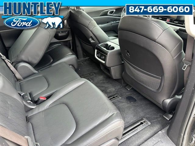 Used 2025 Kia Carnival SX w/ SX Dark Edition Package image 15