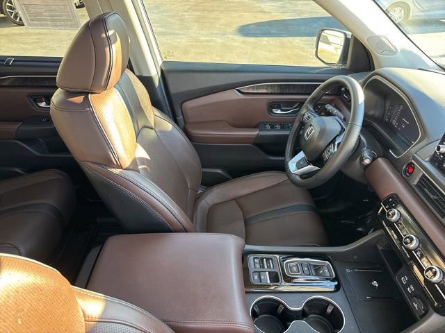 Used 2025 Honda Pilot Elite image 11