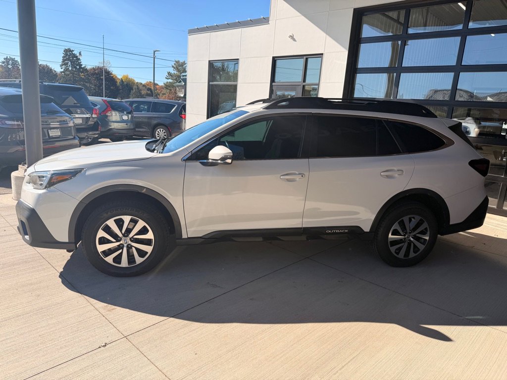 Used 2020 Subaru Outback Premium image 4