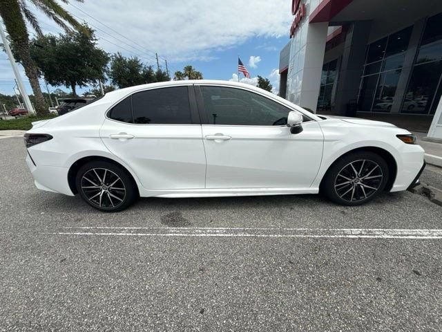 Used 2023 Toyota Camry SE FWD image 5