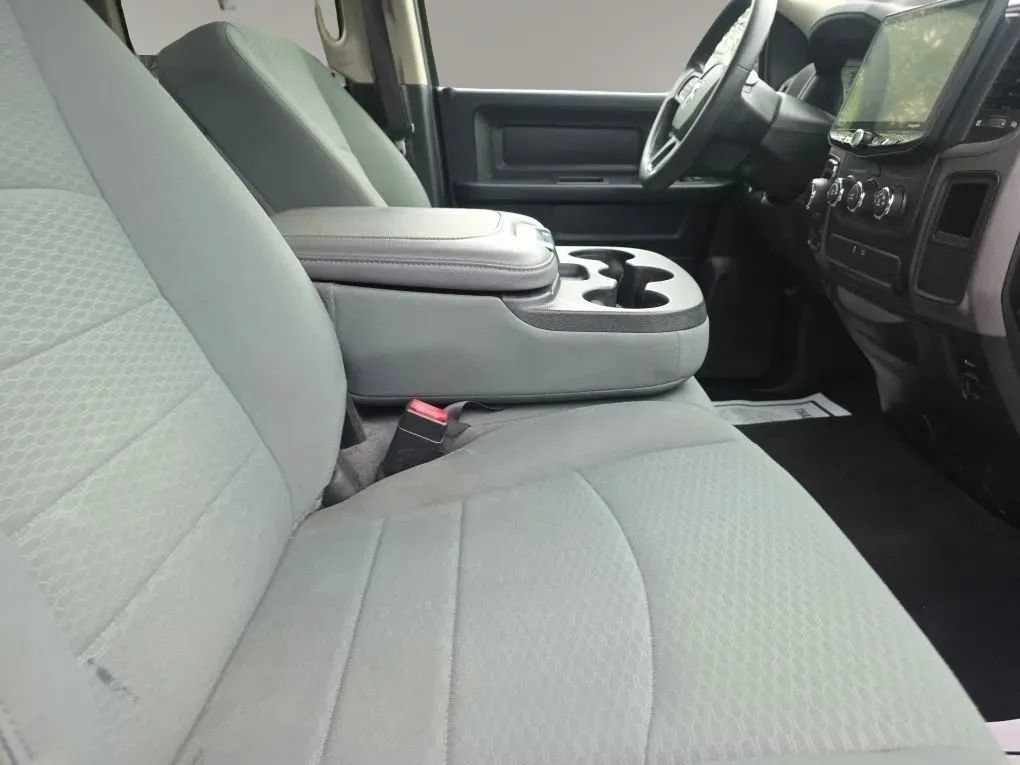 Used 2018 RAM 1500 Express AWD/4WD image 12