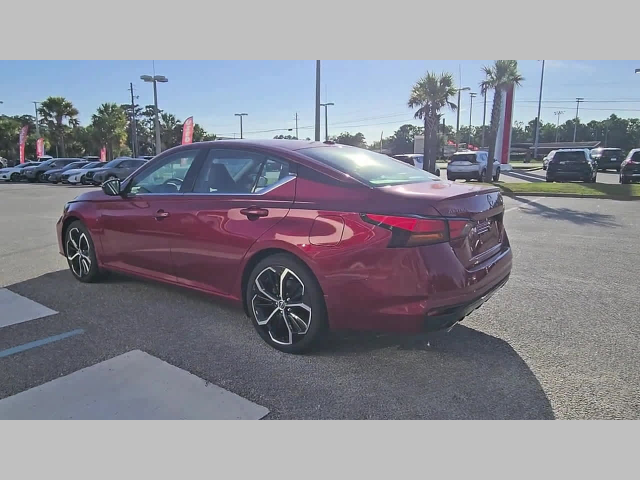 Used 2024 Nissan Altima 2.5 SR w/ SR Premium Package FWD image 27