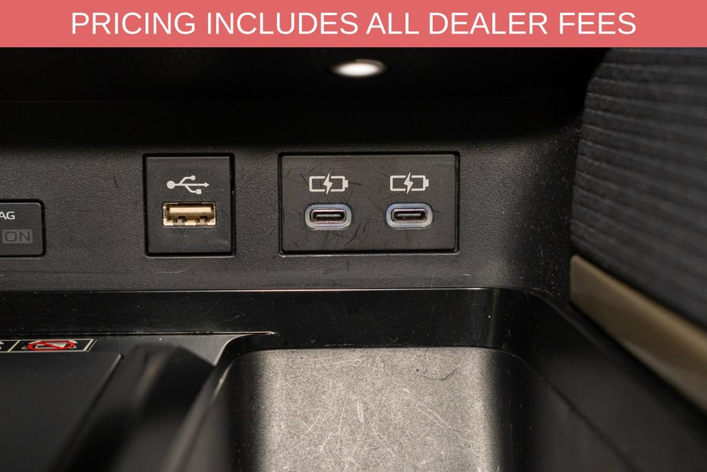 Used 2025 Toyota Camry SE FWD image 14
