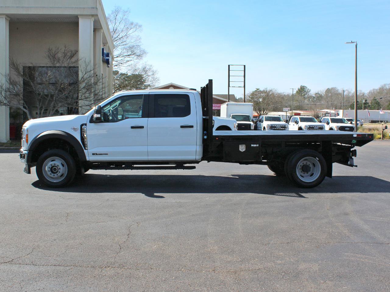 Used 2024 Ford F550 4x4 Crew Cab Super Duty image 11