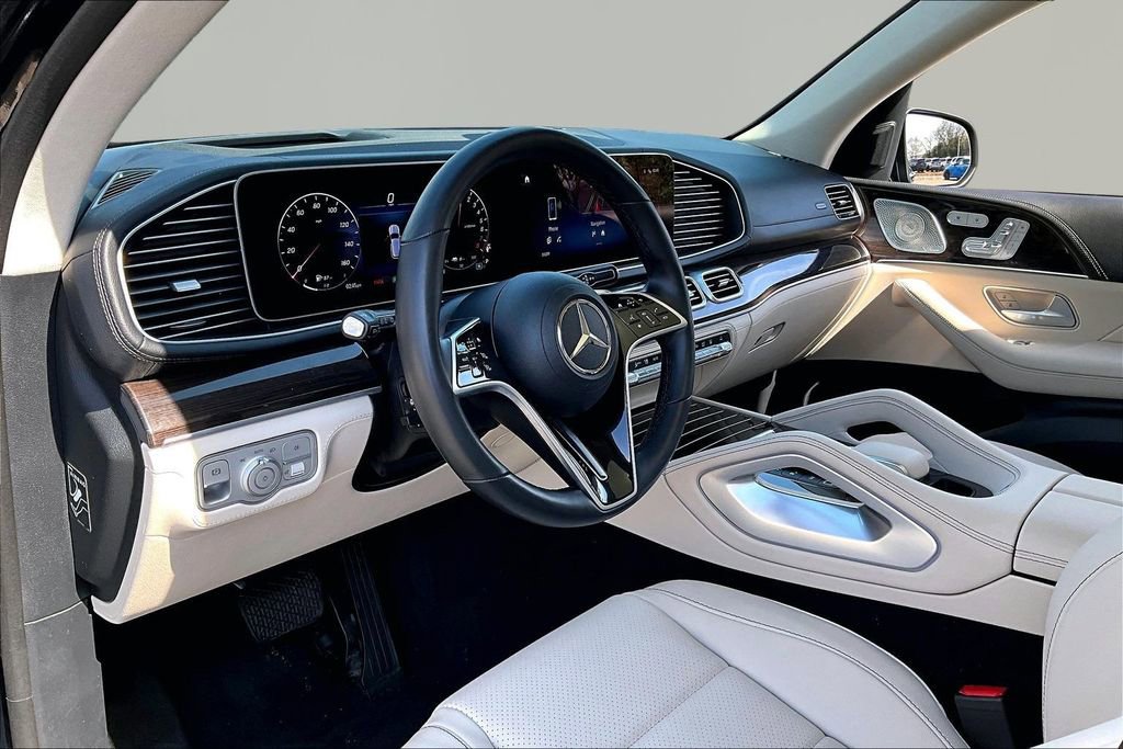 Used 2025 Mercedes-Benz GLE 450e 4MATIC w/ Winter Package image 12