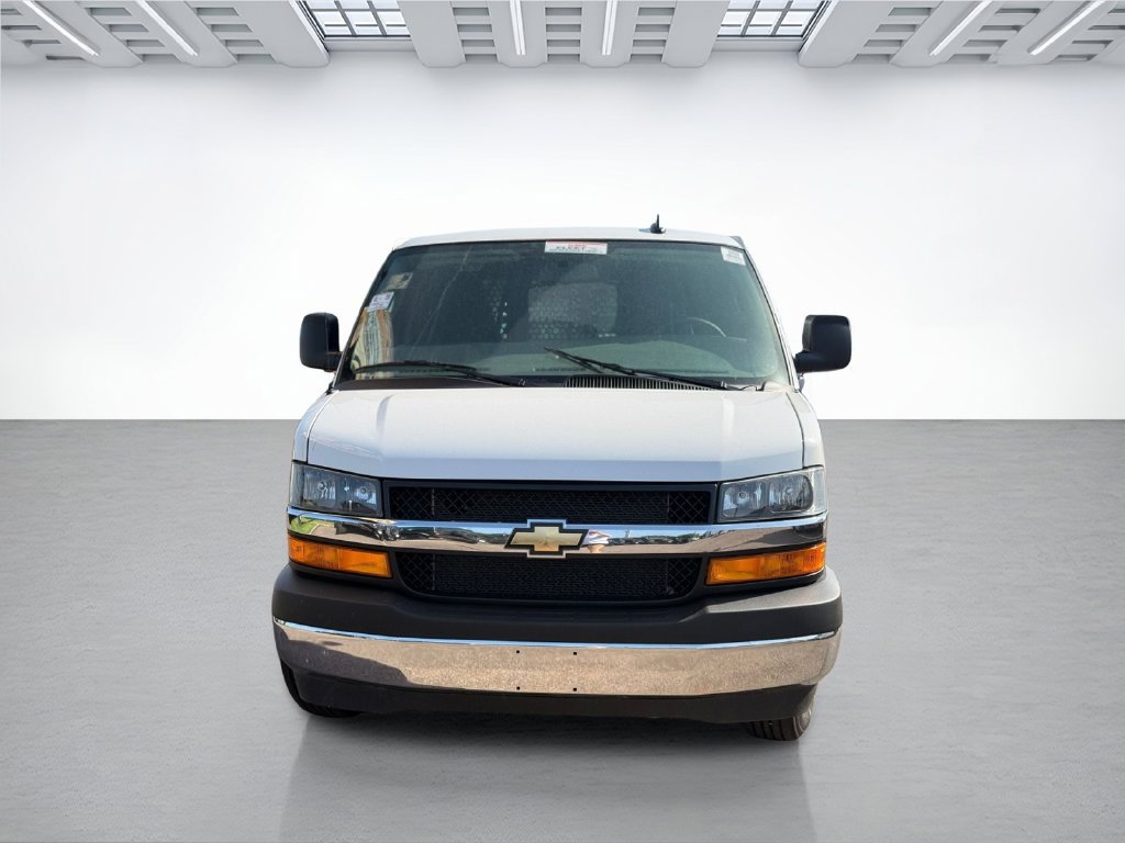 Used 2025 Chevrolet Express 2500 w/ Driver Convenience Package RWD image 2