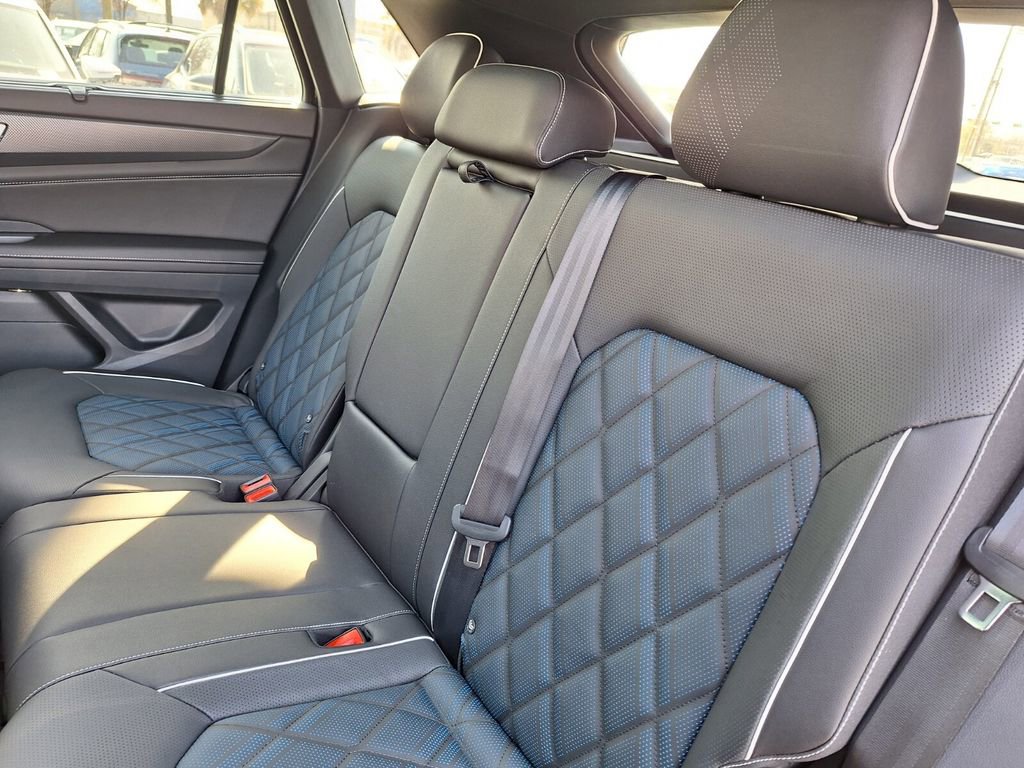 New 2026 Volkswagen Atlas Cross Sport SEL Premium R-Line image 23