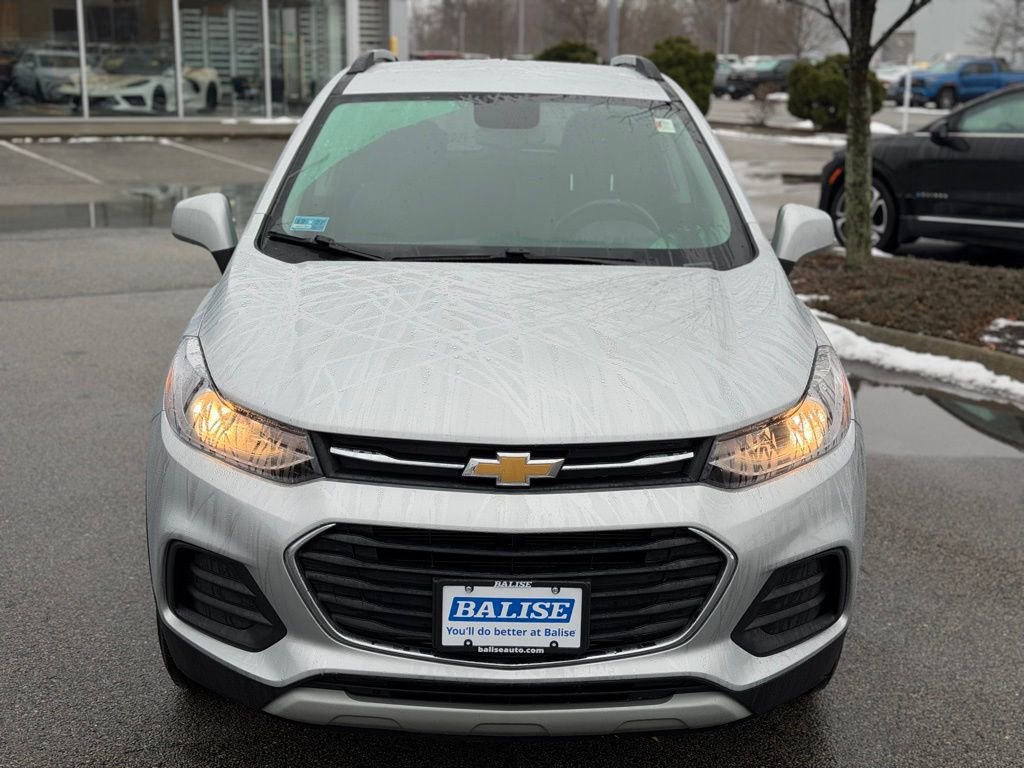 Used 2022 Chevrolet Trax LT w/ LT Convenience Package image 2