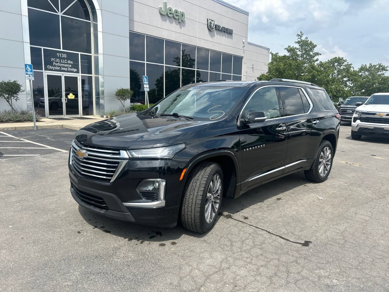 Used 2023 Chevrolet Traverse Premier AWD/4WD image 7