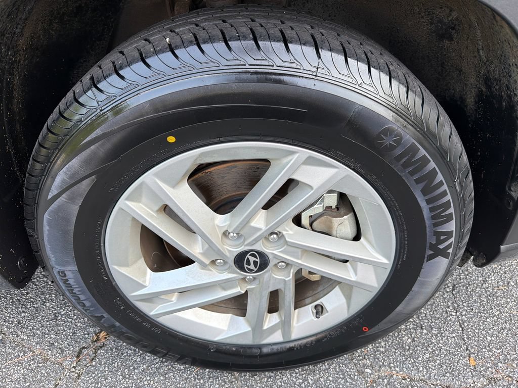 Used 2025 Hyundai Tucson SE FWD image 12