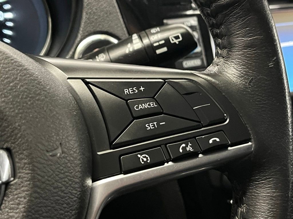 Used 2017 Nissan Rogue SL image 22