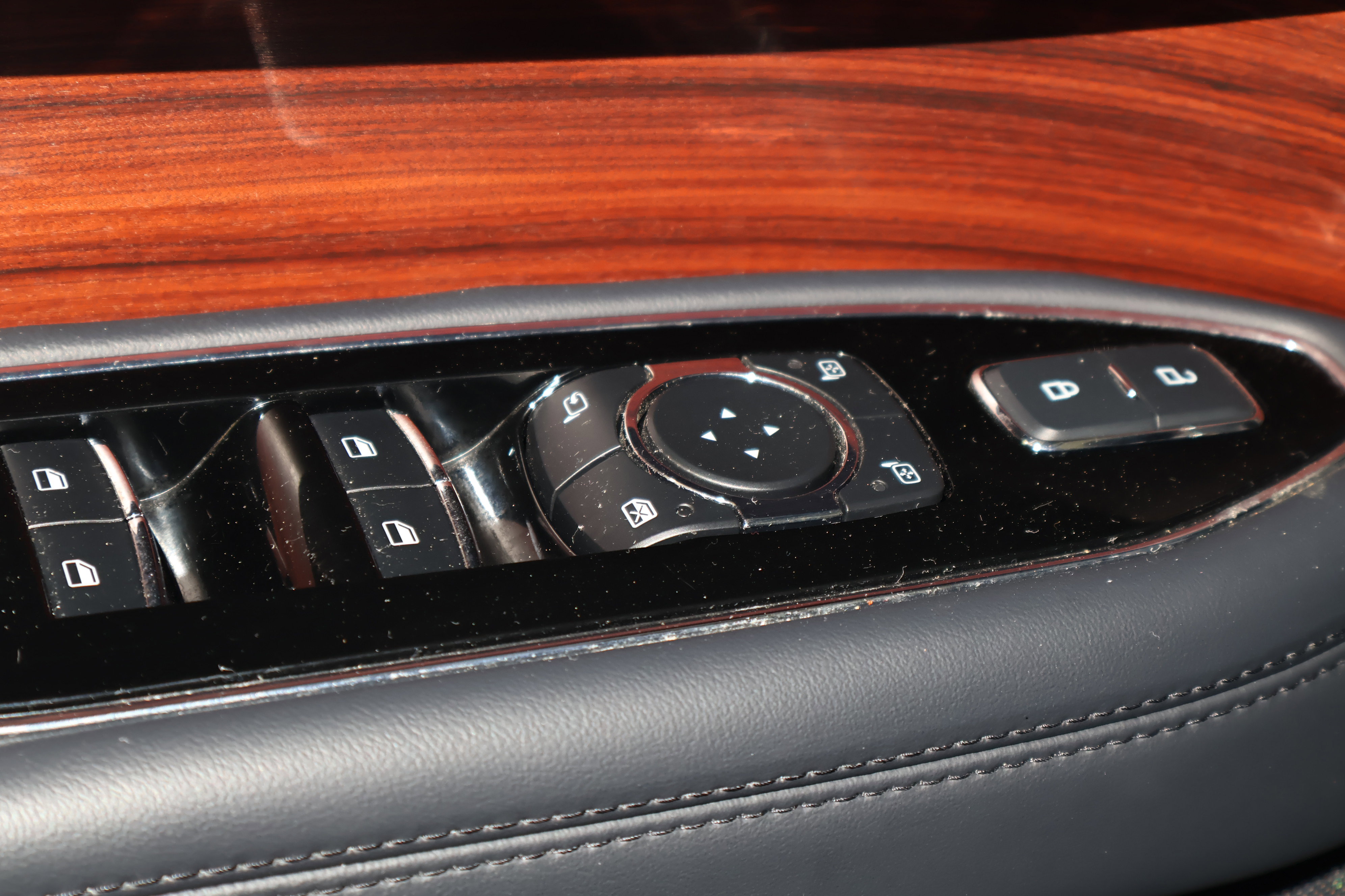 Used 2024 Lincoln Navigator Premiere image 37