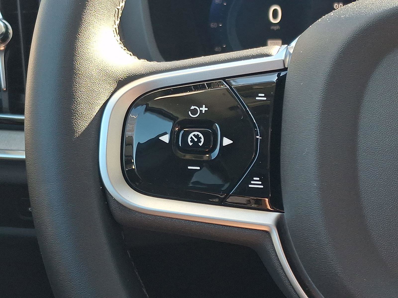 Certified 2025 Volvo V60 B5 Cross Country Ultra image 23