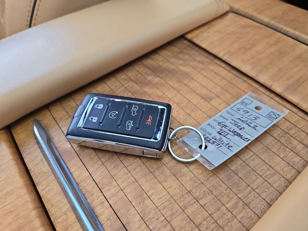 Used 2022 Jeep Grand Wagoneer Series III w/ HD Trailer Tow Package image 33