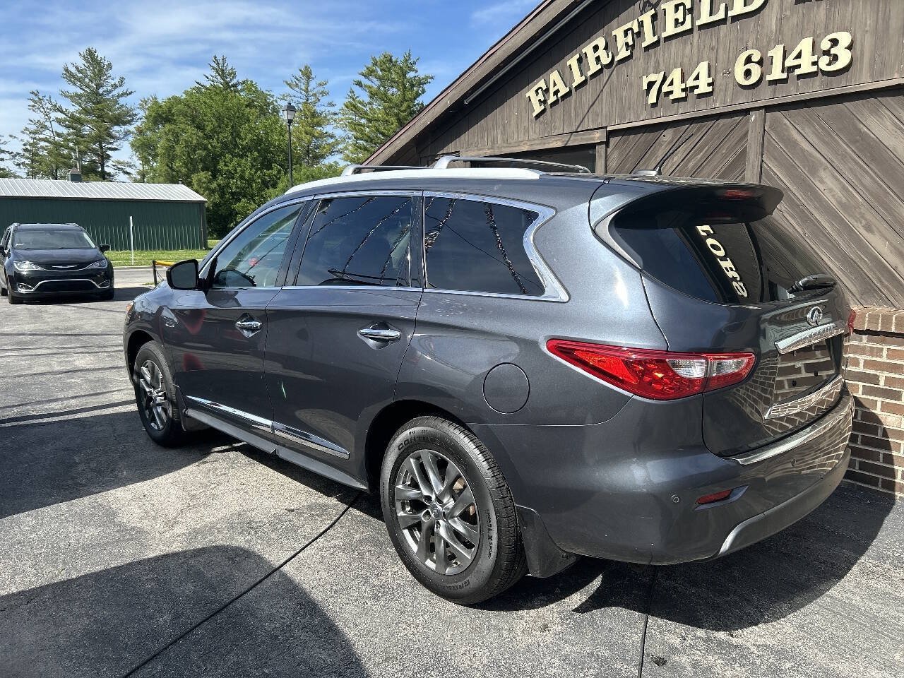 Used 2013 INFINITI JX35 AWD w/ Premium Pkg image 2
