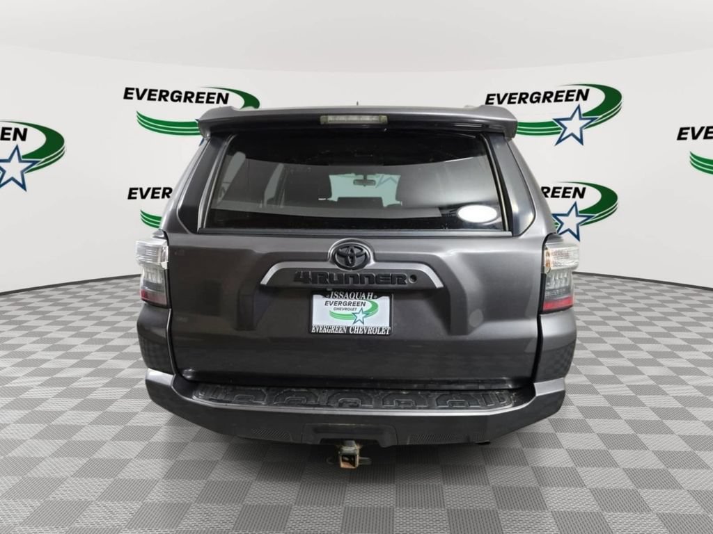 Used 2016 Toyota 4Runner SR5 AWD/4WD image 4