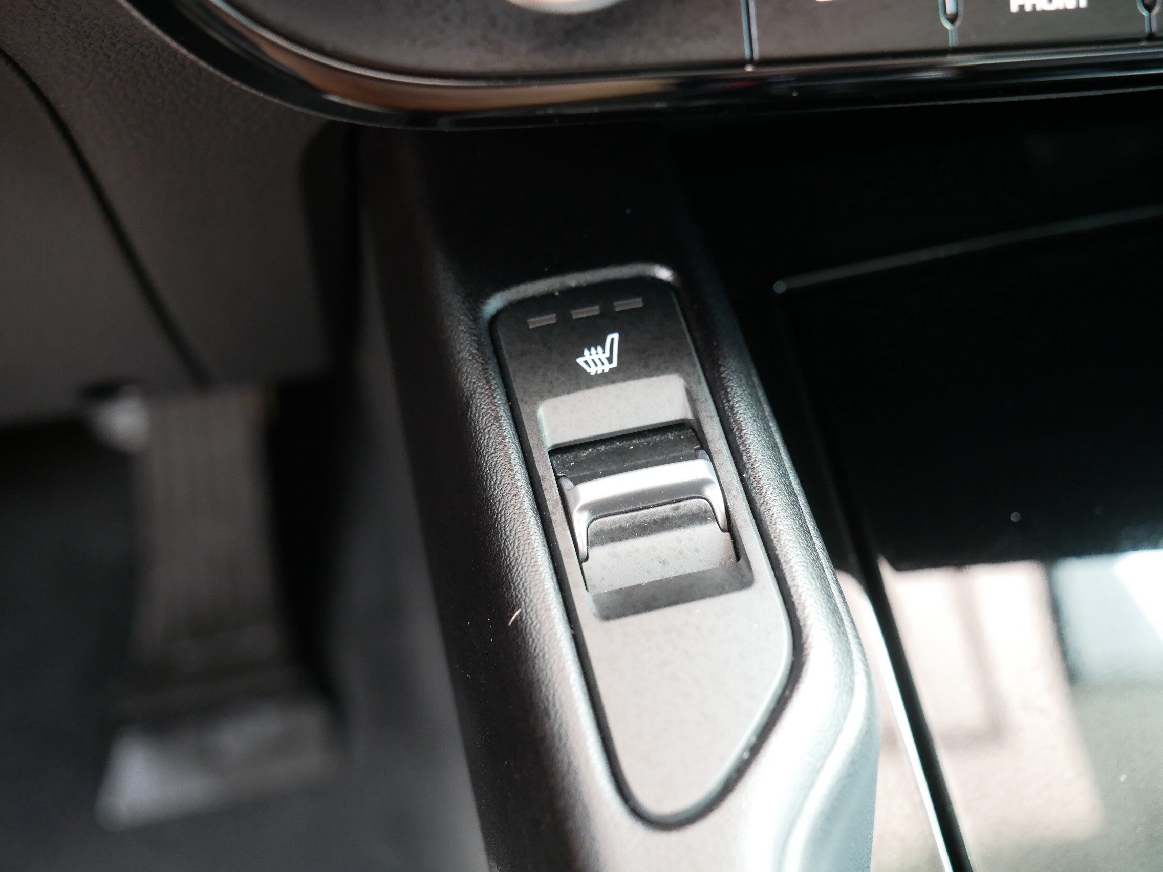 Certified 2024 Kia Telluride S w/ S Sunroof Package AWD/4WD image 33