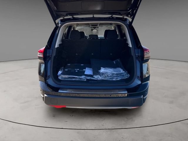 Certified 2026 Nissan Rogue SV AWD/4WD image 9