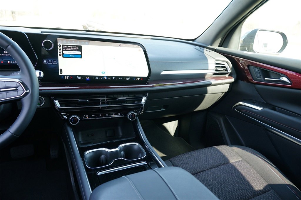 Used 2024 Chevrolet Traverse Z71 image 20