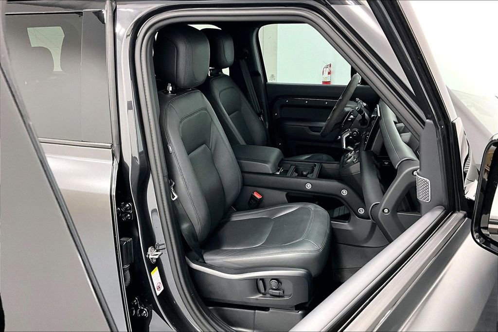Used 2024 Land Rover Defender 110 Carpathian Edition image 10